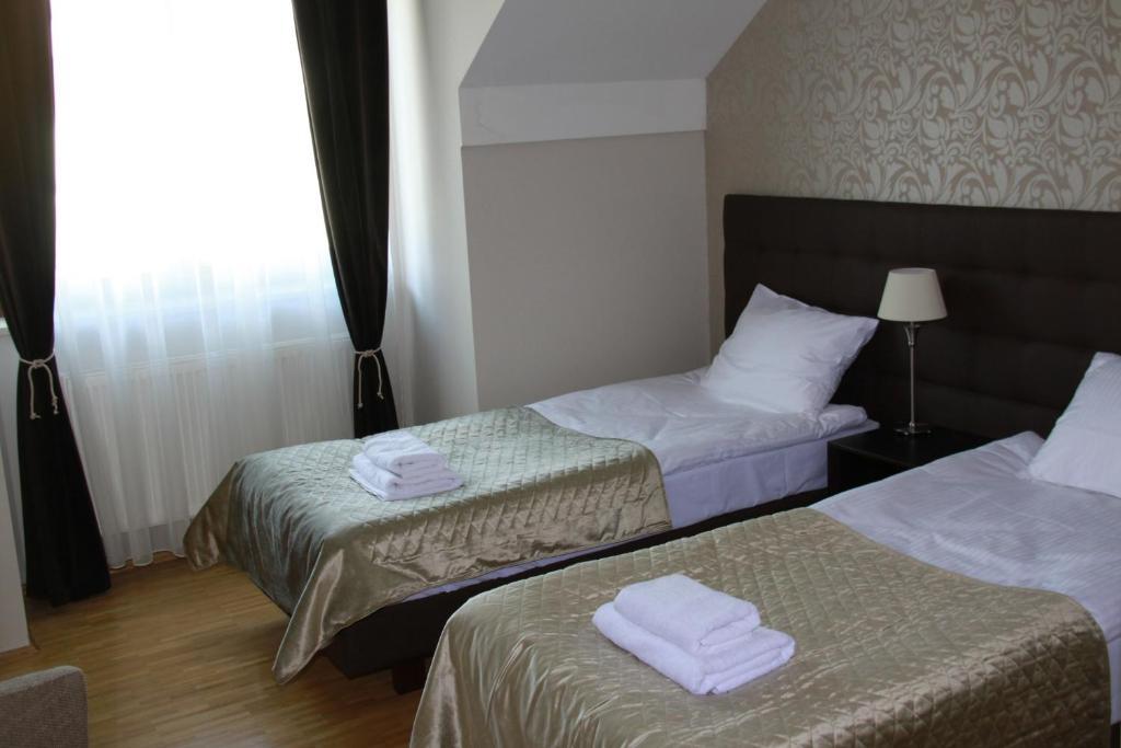 Hotel Oriza Gdów Habitación foto